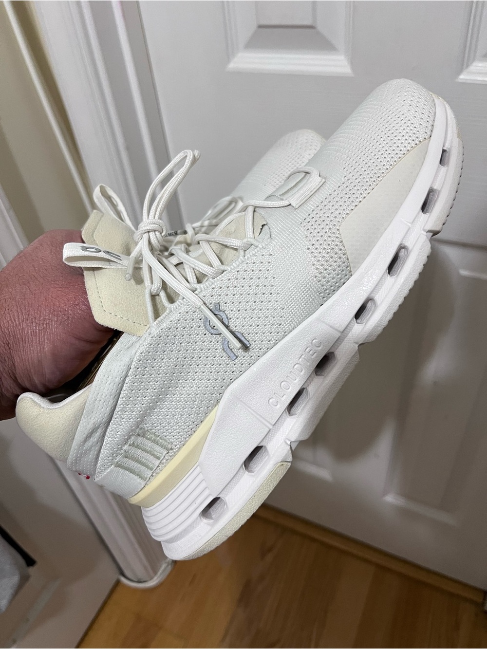 On CloudNova
Dynamic Comfort
Athletic/Lifestyle Shoes
Size 7 for Women